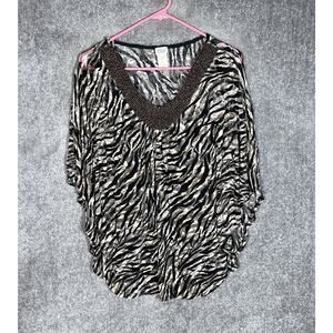 Charming Charlie Lace Overlay Animal Print Kimono Sleeve Poncho‎ Top Womens Sz M